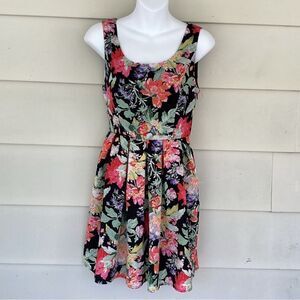 Studio by YDE sleeveless open mini back dress small.  0312